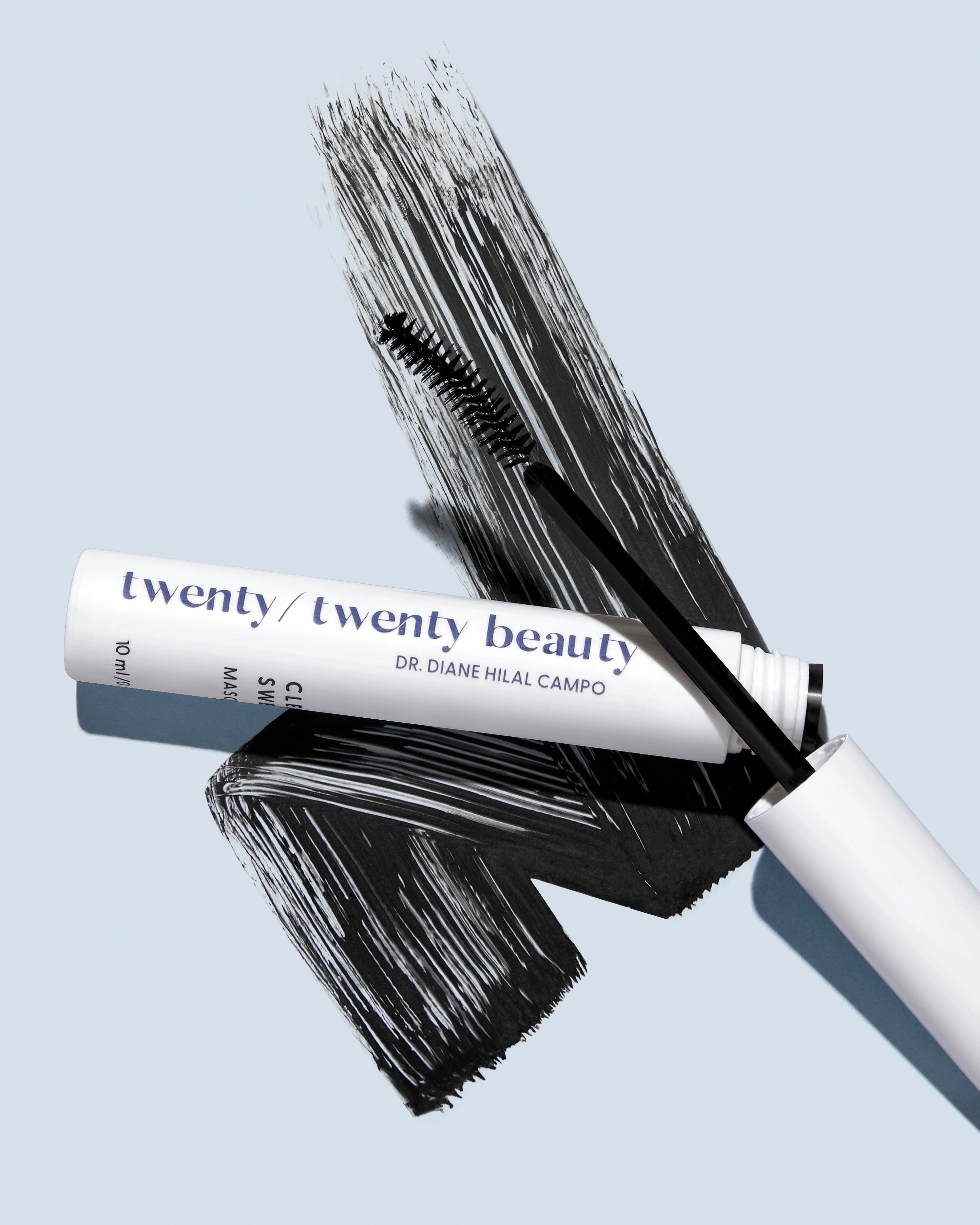 Black mascara clean formula swatch and wand applicator