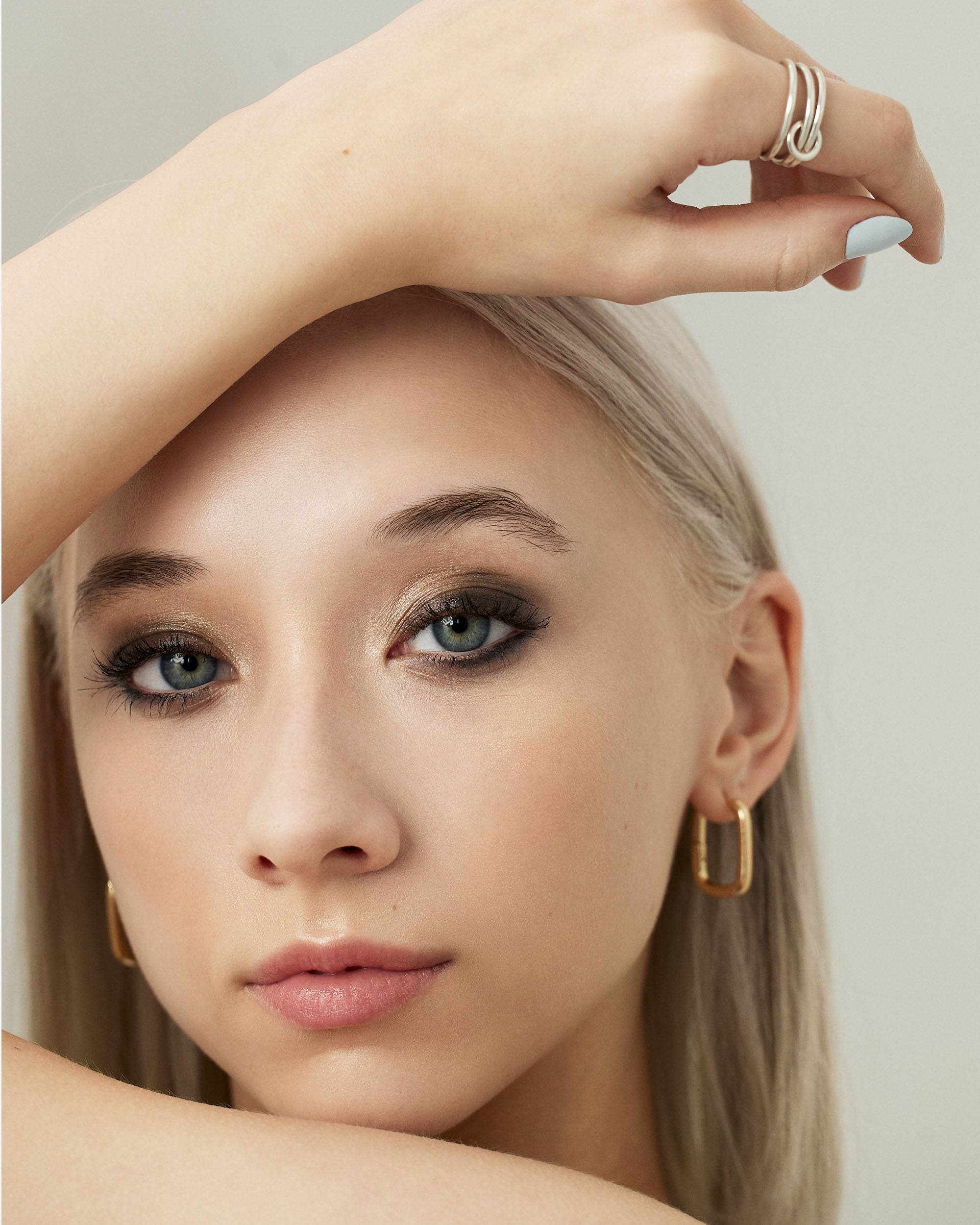 Eye Shadow That Does More.